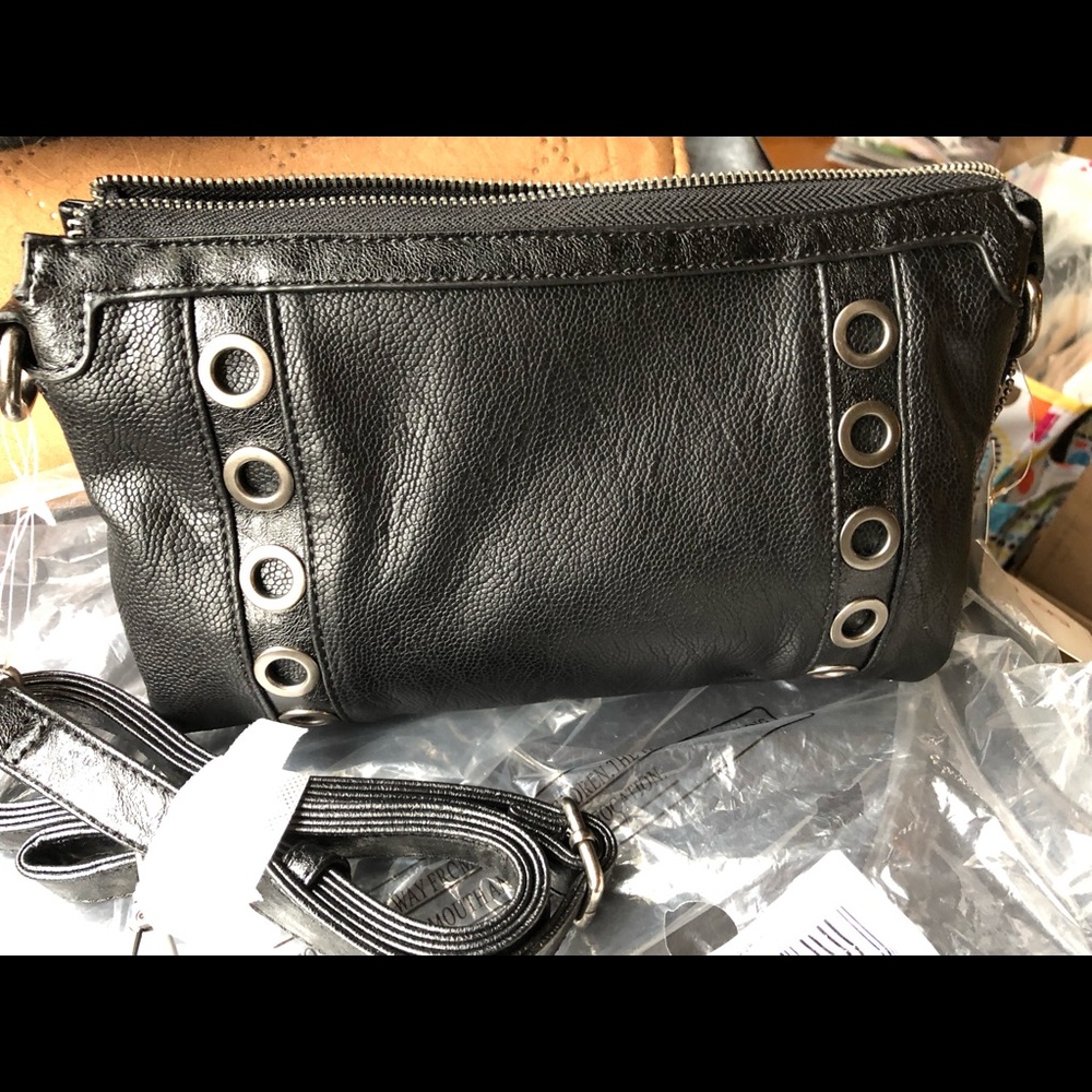 Crossover handbag.